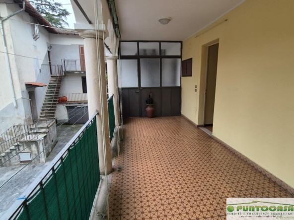 TRILOCALE IN CORTE
